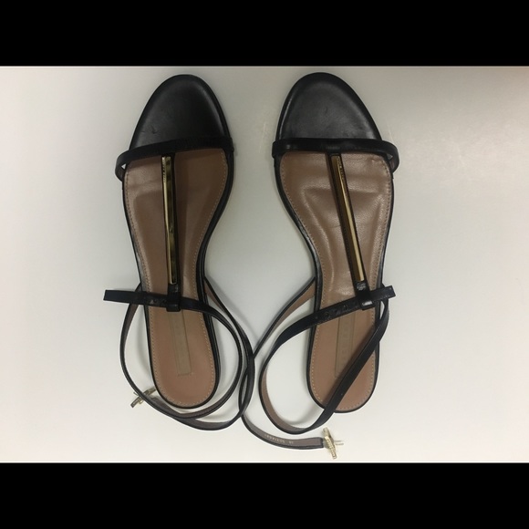 Hugo Boss Staple Sandal T-Strap Sandal flats SZ 8 - Picture 8 of 8